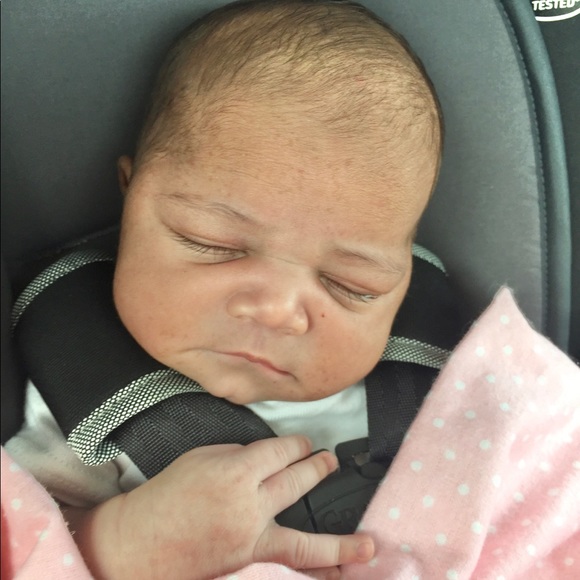 My beautiful GRANDAUGHTER WAS BORN LAST FRIDAY ❤️ - Picture 2 of 8